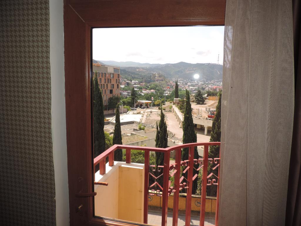 Begi Hotel Tbilisi Luaran gambar
