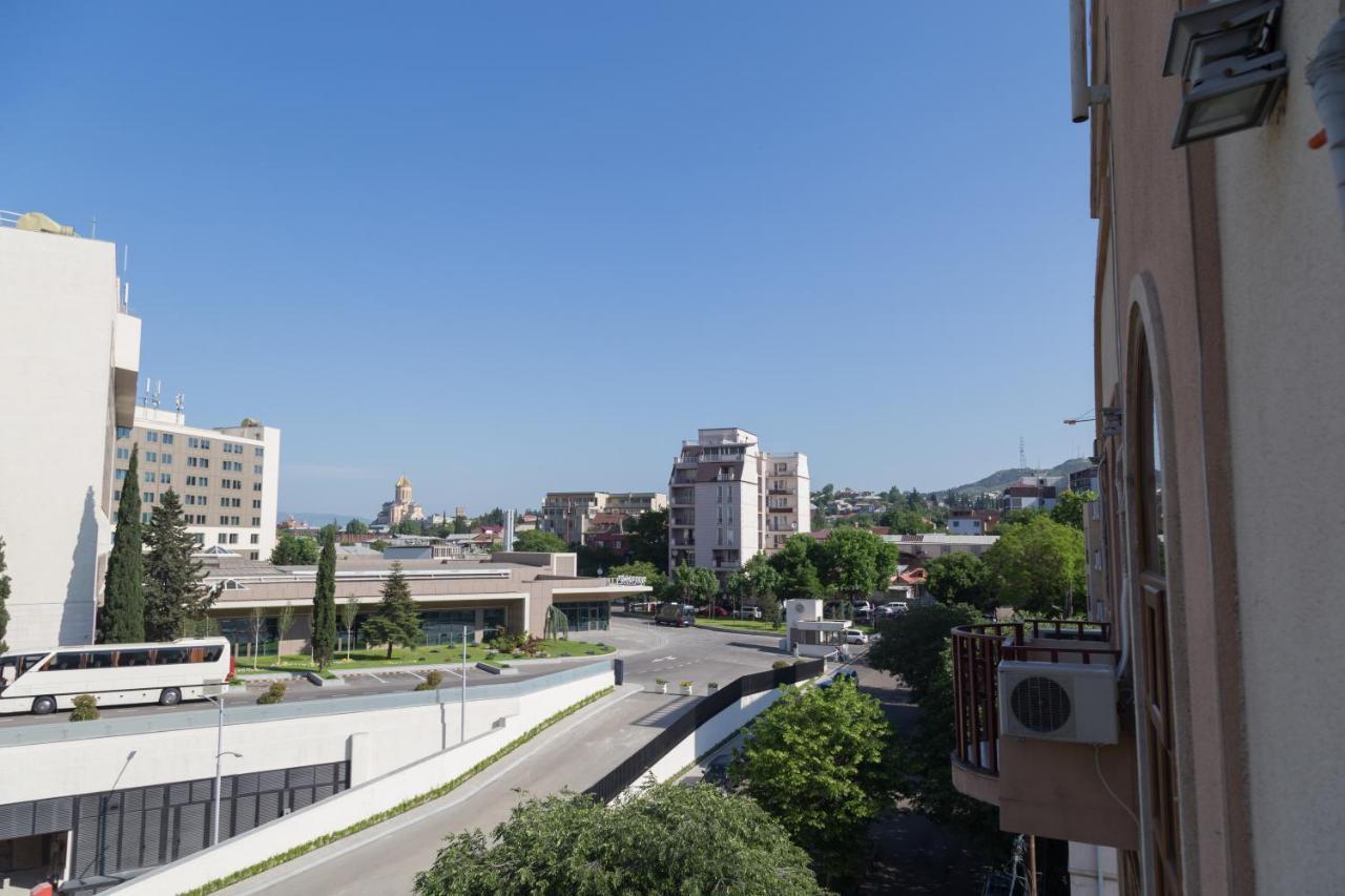 Begi Hotel Tbilisi Luaran gambar