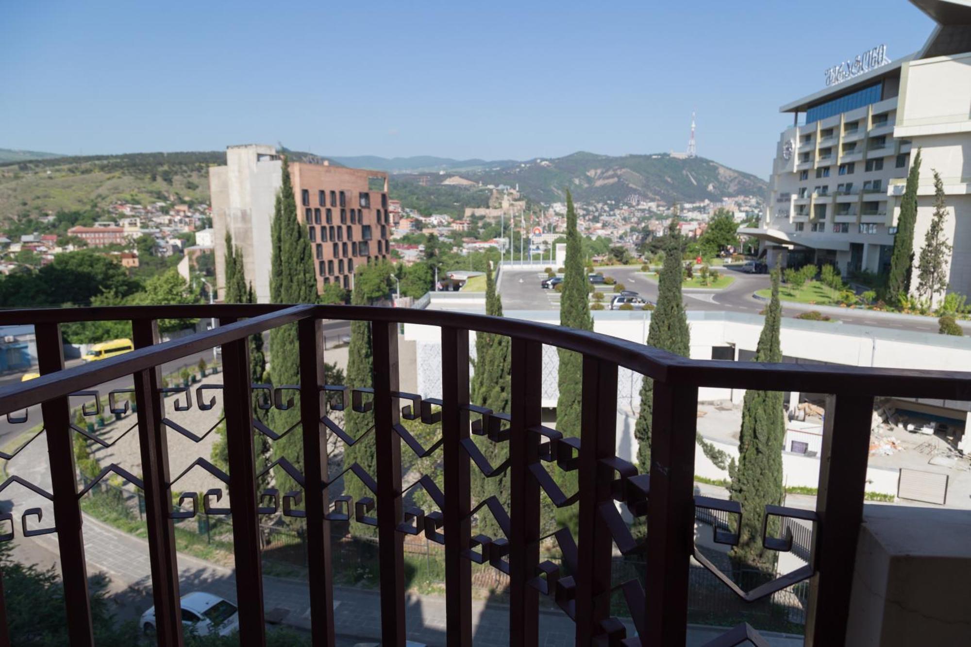 Begi Hotel Tbilisi Luaran gambar